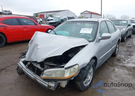 2002 Honda Accord 2.3 Se z USA, uszkodzony, nr VIN 1HGCG56752A095390